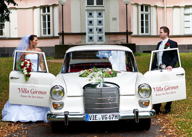 Brautauto in der Villa Girmes