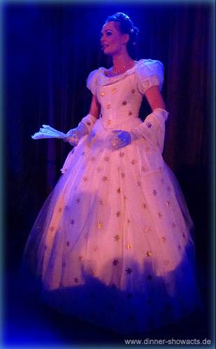 Elisabeth in der Villa Girmes